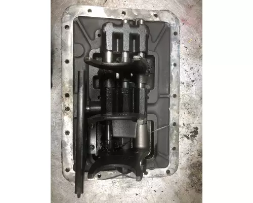 Fuller RTX15710B Transmission Shift Cover