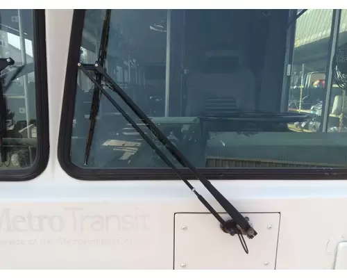 GILLIG CITY TRANSIT BUS WINDSHIELD WIPER ARM