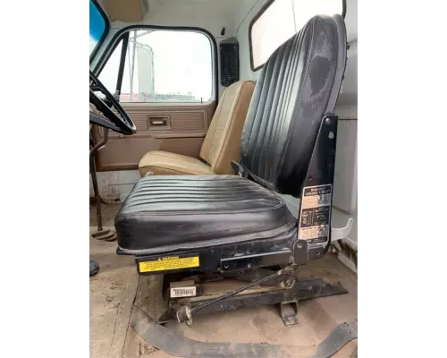 GM/Chev (HD) 6500 Seat, Front