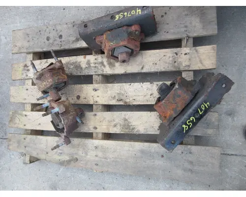 GMC - MEDIUM C4500 Engine Mounts