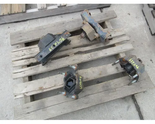 GMC - MEDIUM C5500 Engine Mounts