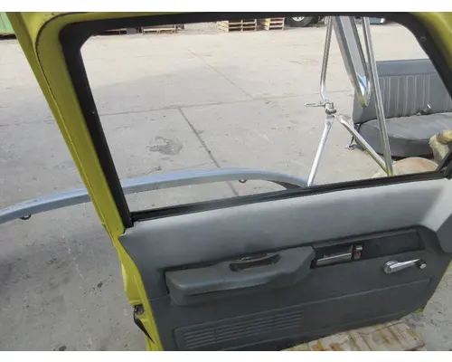 GMC - MEDIUM C6000 Door Assembly, Front