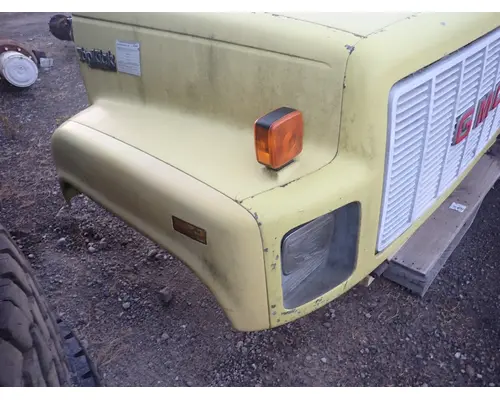 GMC - MEDIUM C6000 Hood