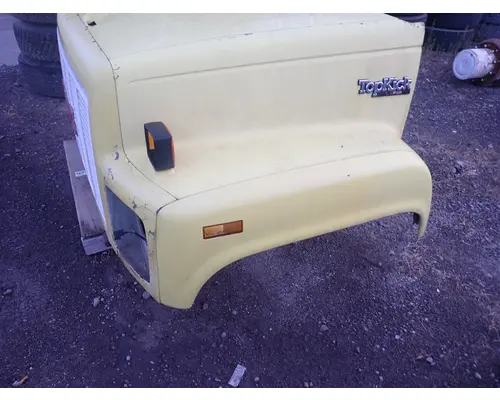 GMC - MEDIUM C6000 Hood