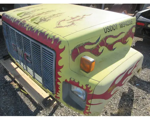 GMC - MEDIUM C6000 Hood