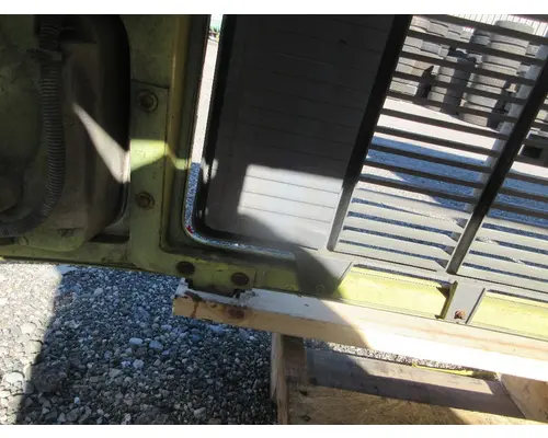 GMC - MEDIUM C6000 Hood