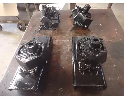 GMC - MEDIUM C6500 Engine Mounts