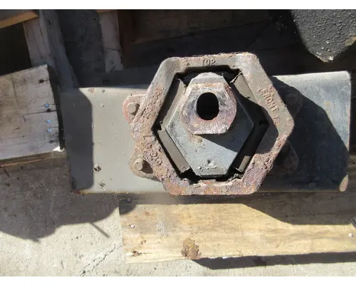 GMC - MEDIUM C6500 Engine Mounts