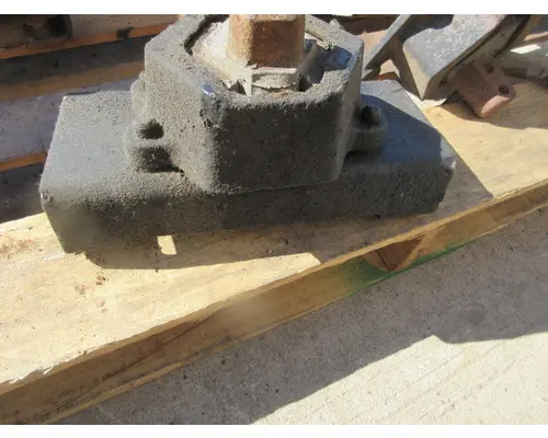 GMC - MEDIUM C6500 Engine Mounts