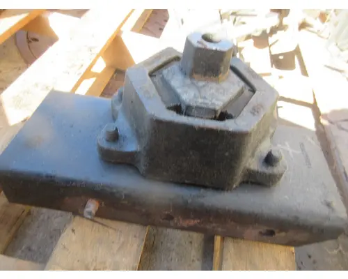 GMC - MEDIUM C6500 Engine Mounts