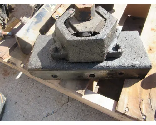 GMC - MEDIUM C6500 Engine Mounts