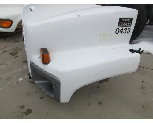 GMC - MEDIUM C6500 Hood