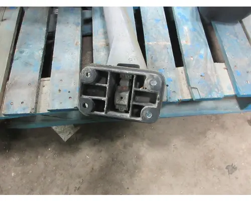 GMC - MEDIUM C6500 Mirror (Side View)