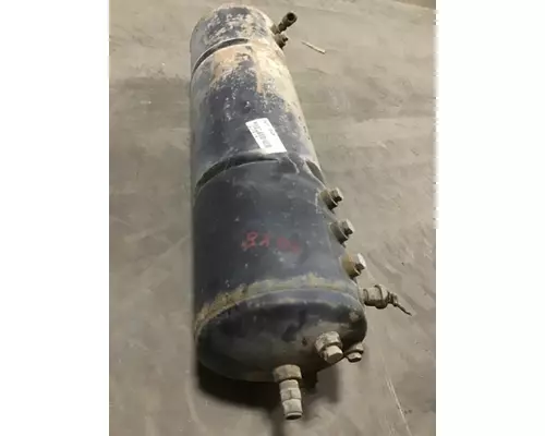 GMC - MEDIUM C7500 AIR TANKS