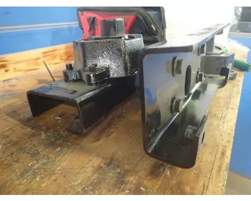 GMC - MEDIUM C7500 Engine Mounts