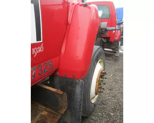 GMC - MEDIUM C7500 Fender Extension