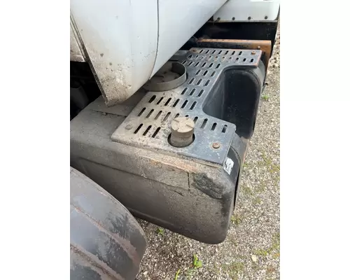 GMC - MEDIUM C7500 Fuel Tank