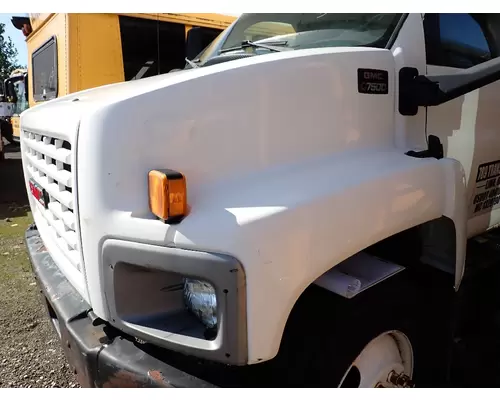 GMC - MEDIUM C7500 Hood