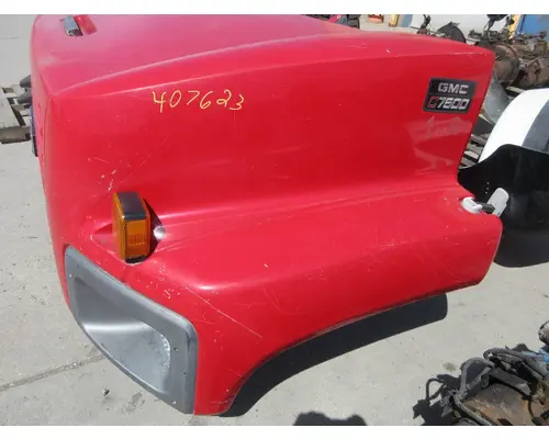 GMC - MEDIUM C7500 Hood