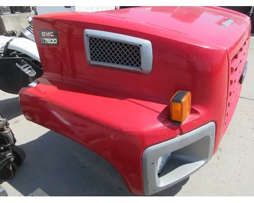 GMC - MEDIUM C7500 Hood