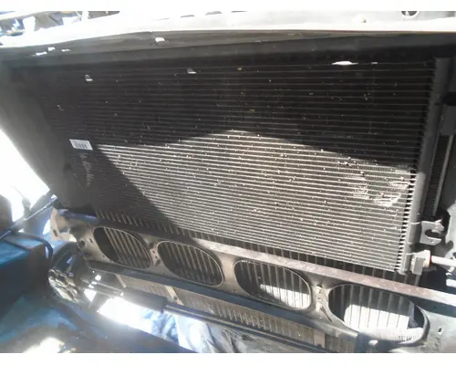 GMC/VOLVO/WHITE VNL_41615 AC Condenser