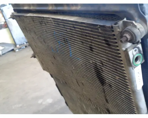 GMC/VOLVO/WHITE VNL_41615 AC Condenser