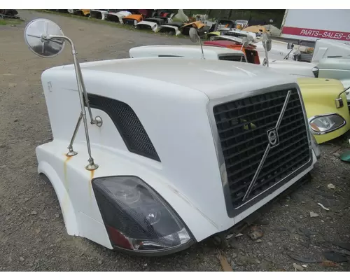 GMC/VOLVO/WHITE VNL 64T Hood