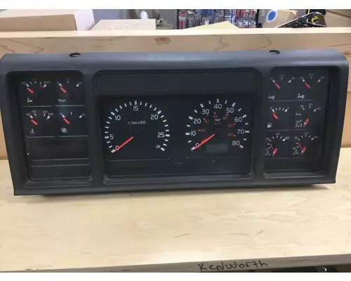 GMC/VOLVO/WHITE VNL610 Instrument Cluster