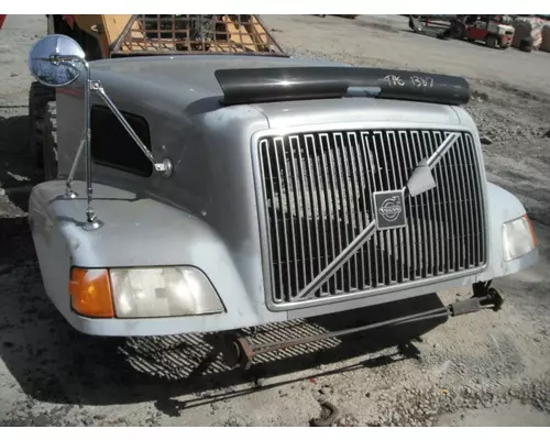 GMC/VOLVO/WHITE VNL Hood