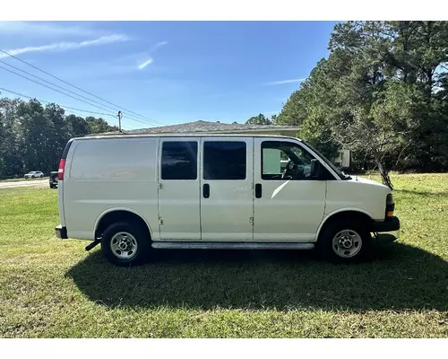 GMC 2500 SAVANA Complete Vehicle