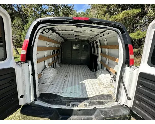 GMC 2500 SAVANA Complete Vehicle