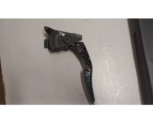 GMC 6.6D Accelerator Parts