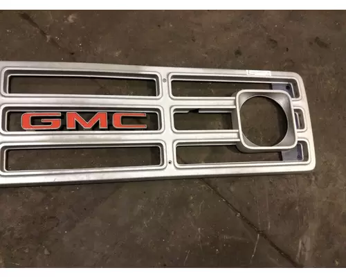 GMC 7000 Grille