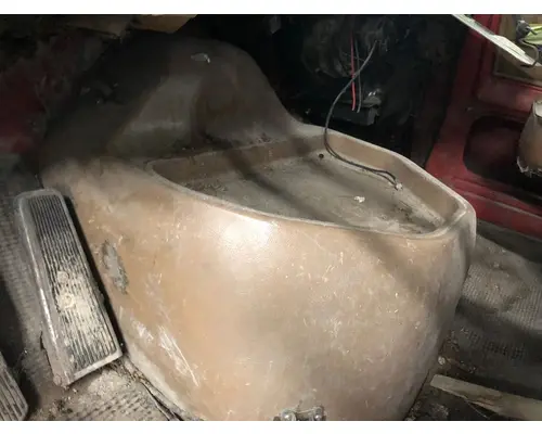 GMC BRIGADIER Interior Doghouse