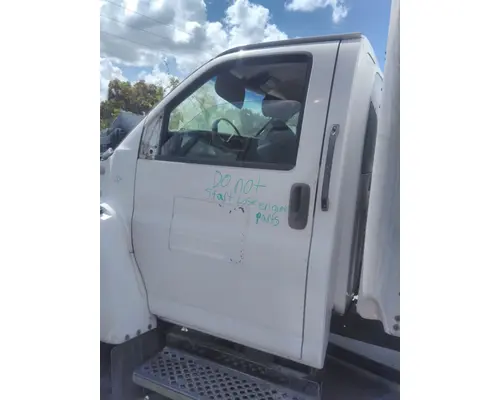 GMC C5500 2003-2010 DOOR ASSEMBLY, FRONT