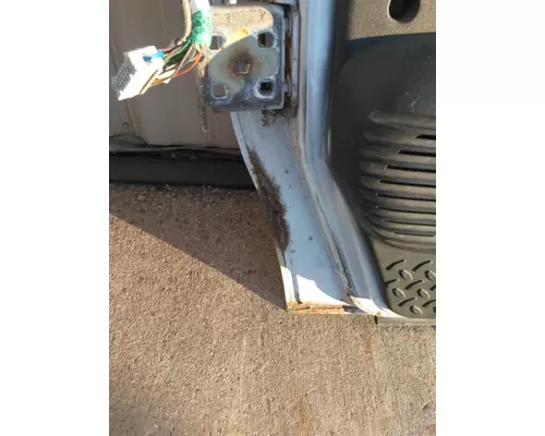 GMC C5500 2003-2010 DOOR ASSEMBLY, FRONT