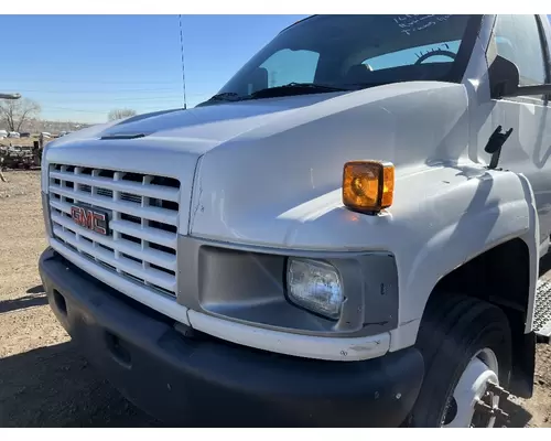 GMC C5500 Grille