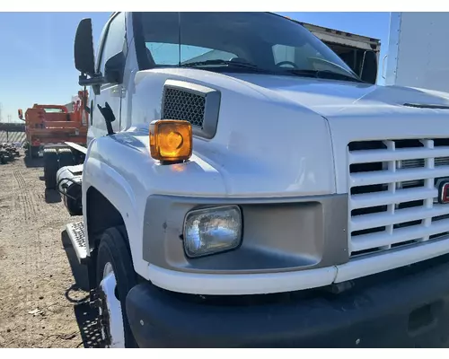 GMC C5500 Grille