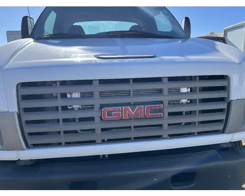 GMC C5500 Grille