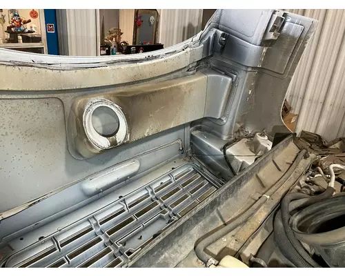 GMC C5C042 Hood