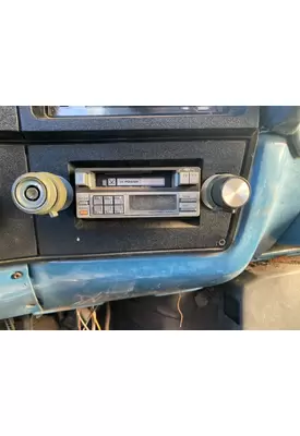 GMC C6000 Radio