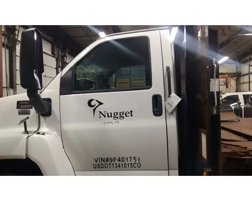 GMC C6500 2003-2010 DOOR ASSEMBLY, FRONT