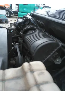 GMC C6500 AIR CLEANER