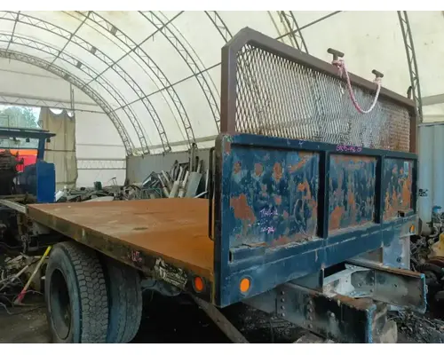 GMC C7000 Topkick Box  Bed