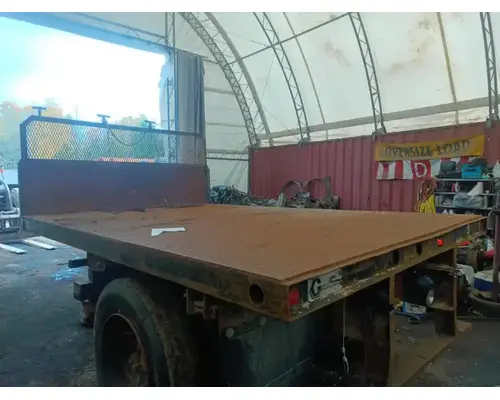 GMC C7000 Topkick Box  Bed