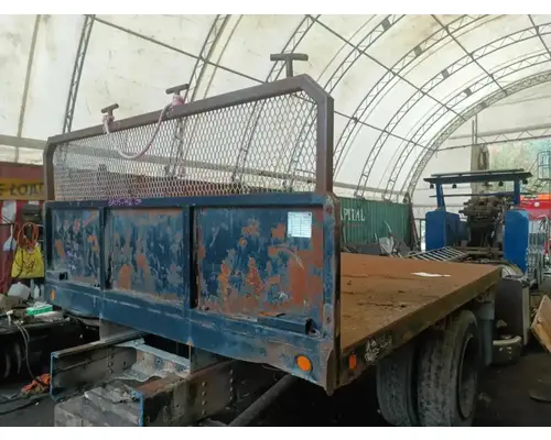 GMC C7000 Topkick Box  Bed