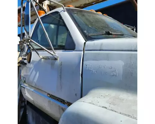 GMC C7000 Topkick Cab
