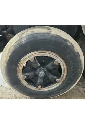 GMC C7000 Topkick Spindle / Knuckle, Front