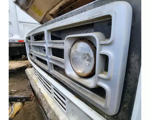 GMC C7000 Grille