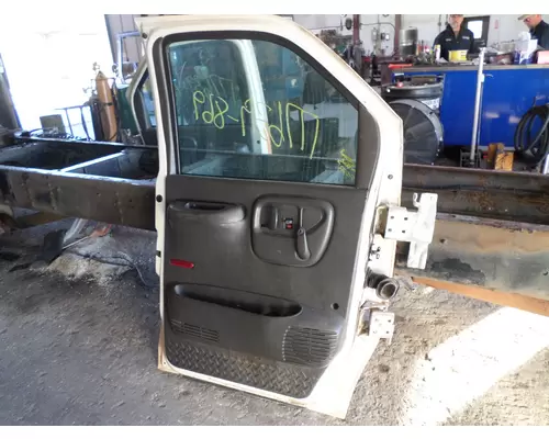 GMC C7500 2003-2010 DOOR ASSEMBLY, FRONT